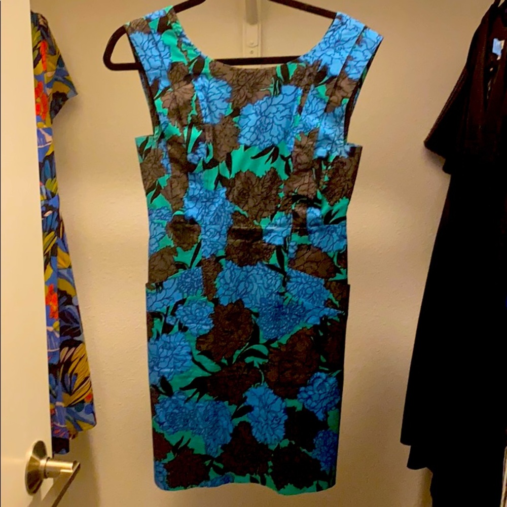 Adorable structured cotton floral dress